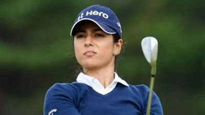 Three birdies in a row help Tvesa Malik make cut in Bangkok