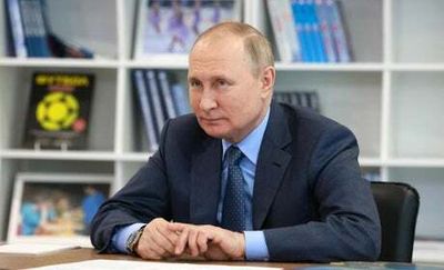 Vladimir Putin has ‘lost control of narrative’ in Ukraine information war, say Western officials