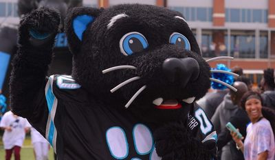 Twitter reacts to Panthers’ phat 2022 schedule reveal