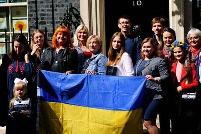 Ukrainian refugees meet Boris Johnson at No10 and tell him ‘We feel safe here’
