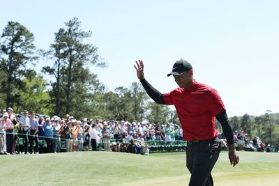 Tiger continues comeback from severe leg injuries at PGA