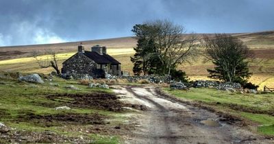 Home in the middle of nowhere lies abandoned in spite of intriguing history