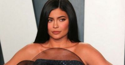 Kylie Jenner shows off post-baby tum wearing navel-skimming top in selfie