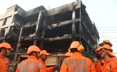 Delhi fire | Building was ill-equipped to fight fire