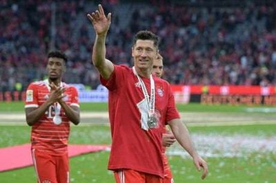 Robert Lewandowski: Bayern Munich star informs club of desire to leave this summer