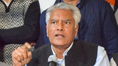 Setback for Congress during Chintan Shivir: Sunil Jakhar resigns, Sidhu defends him