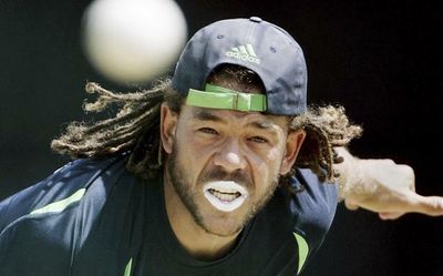 Australian cricketer Andrew Symonds dies in car accident
