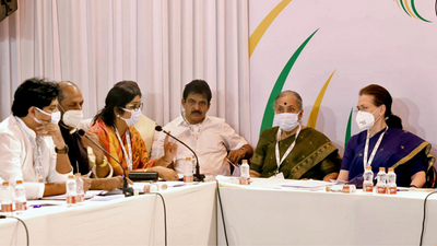 Congress for deeper links with religious, caste, social groups