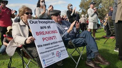 Albury Wodonga rally calls for single-site hospital as services struggle with demand