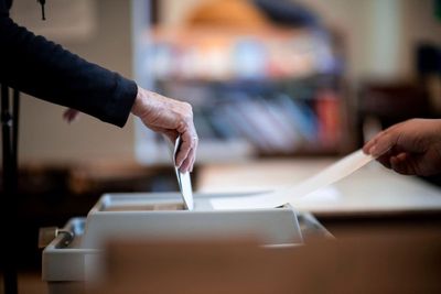 Center-right seeks to keep power in key German state vote