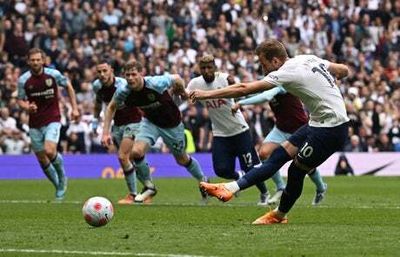 Tottenham 1-0 Burnley: Controversial Harry Kane penalty enough as Spurs claim three vital points
