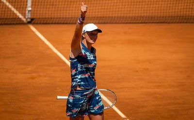 Świątek defends Italian Open title with 28th straight win