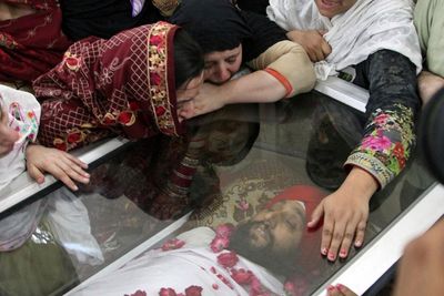 Suicide bomber kills 6, gunmen kill 2 Sikhs in NW Pakistan