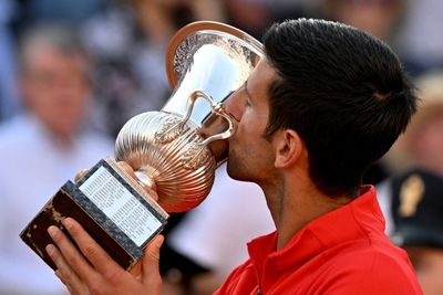 Djokovic claims sixth Italian Open title, Swiatek makes it five in a row