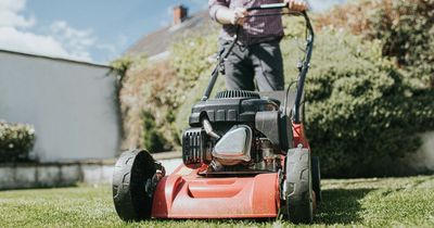 Dad's fury as neighbours send passive aggressive note about mowing the lawn