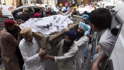 India protests Sikh killings, seeks probe