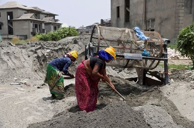 Poor workers bear the brunt of India's heatwave