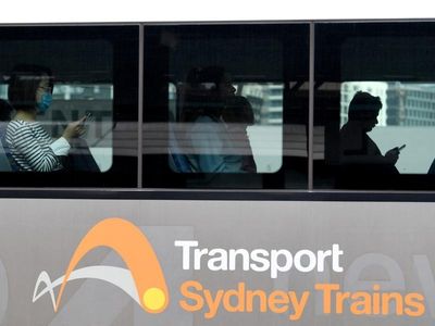 NSW premier, rail union meet on new trains