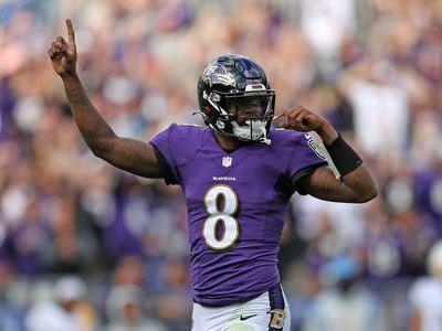 Ravens QB Lamar Jackson takes to social media to show off pictures after golfing