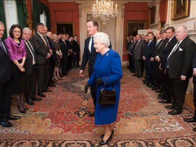 Revealed: The secret behind Queen Elizabeth’s black handbag