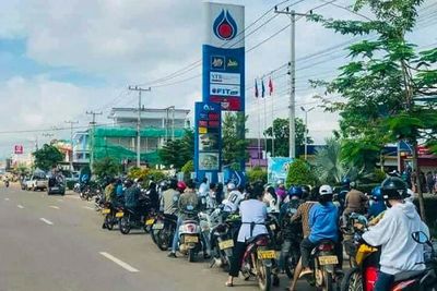 Laos may face 'gaps' in gasoline supply as prices soar, major supplier says