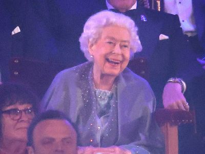 Royal fans share delighted reactions as Queen celebrates Jubilee kick-off
