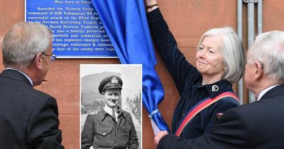 Commemorative blue plaque unveiled for Lanarkshire war hero