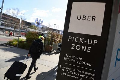 Australian Uber drivers warn of mass exodus if base pay rates remain unsustainably low