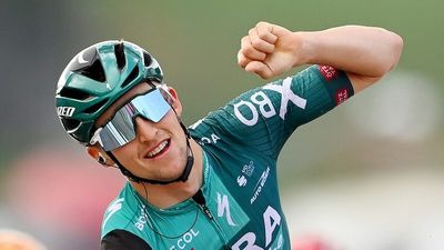 Jai Hindley caps impressive opening week at Giro d'Italia, although Caleb Ewan still hunts for stage wins