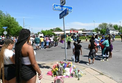 US shaken by weekend of deadly shootings