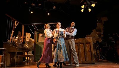 Storyline gets lost amid Underscore Theatre’s ‘Notes and Letters’