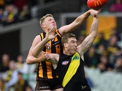 New long-term AFL deal for Hawk Sicily