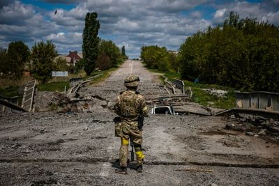 Rescue mission under way at Azovstal as hundreds evacuated