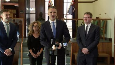 Government strikes deal with Greens and SA Best to end COVID-19 emergency declaration