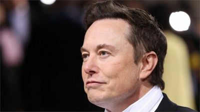 Elon Musk issues ultimatum to Twitter on bots