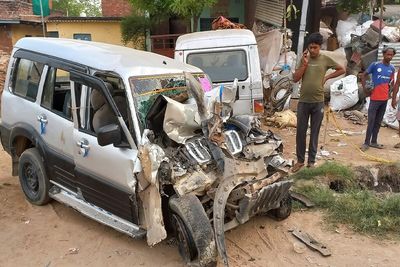 UP: Three killed, 15 injured in road accident in Bhadohi