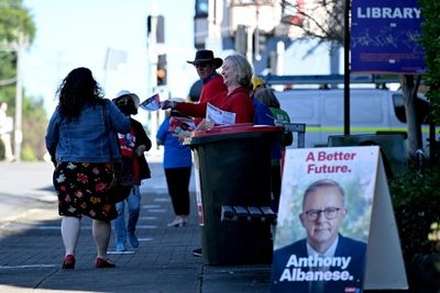 Conservatives tipped to lose in Australian nail-biter election