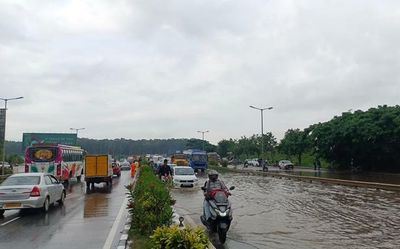 Passengers miss flights due to flood on road to Bengaluru airport