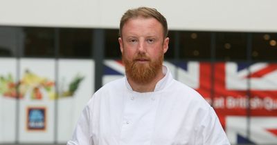 Top chef says MP Lee Anderson talking nonsense as he shows what 30p meal looks like