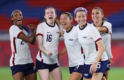 US Soccer agrees milestone deal to pay men’s and women’s teams equally