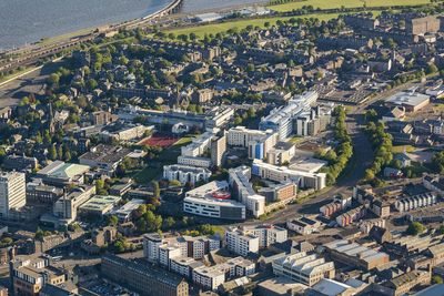 Poll reveals the best Scottish city to live in if you're a graduate