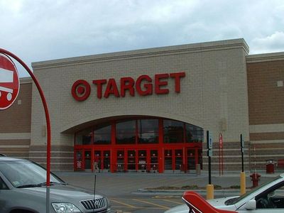 Target Shares Plunge On Q1 Bottom-Line Miss, Margin Pressure