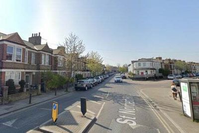 Brockley: Appeal to find ‘two men on moped’ after teen shot in south London