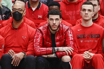 Bulls reportedly have ‘serious concerns’ about Lonzo Ball’s knee