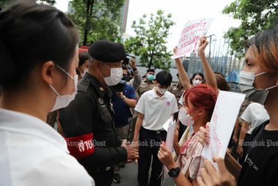 Schools to decide student hairstyles