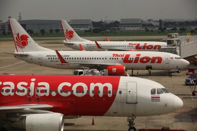 High oil prices hinder airlines' recovery