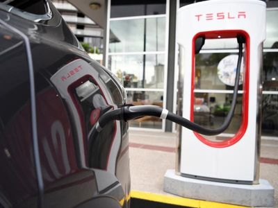 SA moves to scrap tax on electric vehicles