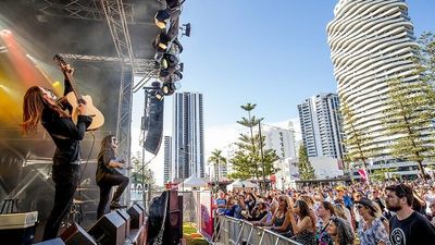 Blues on Broadbeach music festival begins on Gold Coast, with hopes high for tourism industry