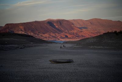 Bodies found in drought-depleted Lake Mead could be linked to gangsters, say mob experts