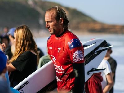 Owen Wright suffers another early exit